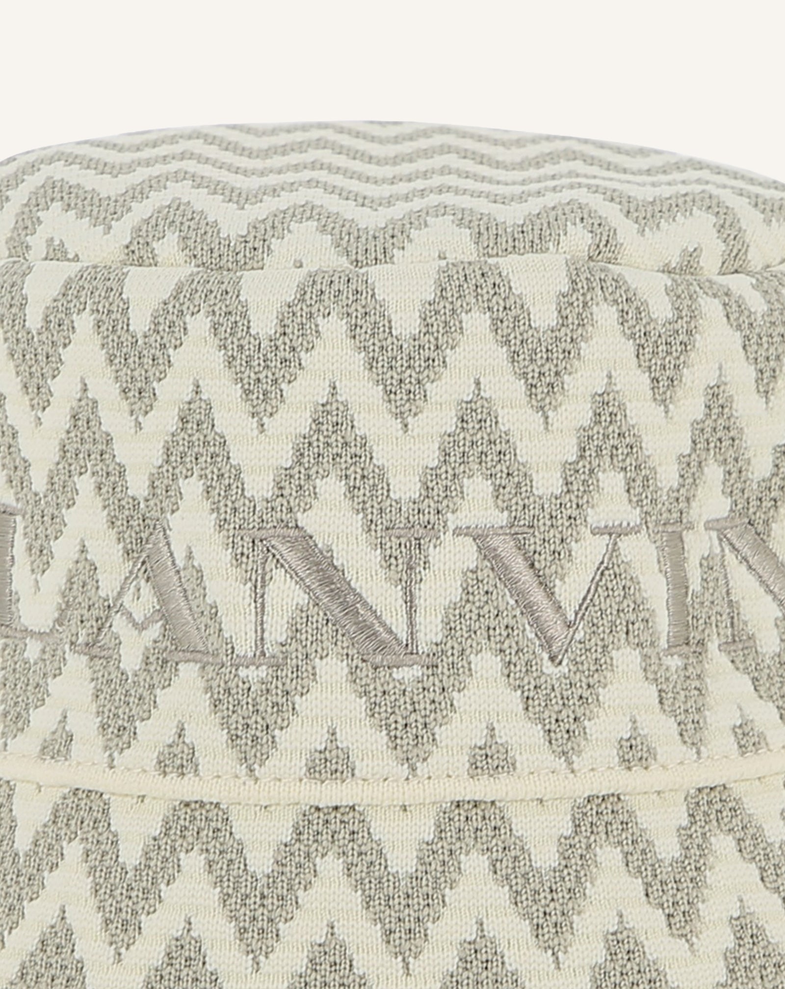 LANVIN BUCKET HAT IN KNIT WITH CURB MOTIF - Image 4