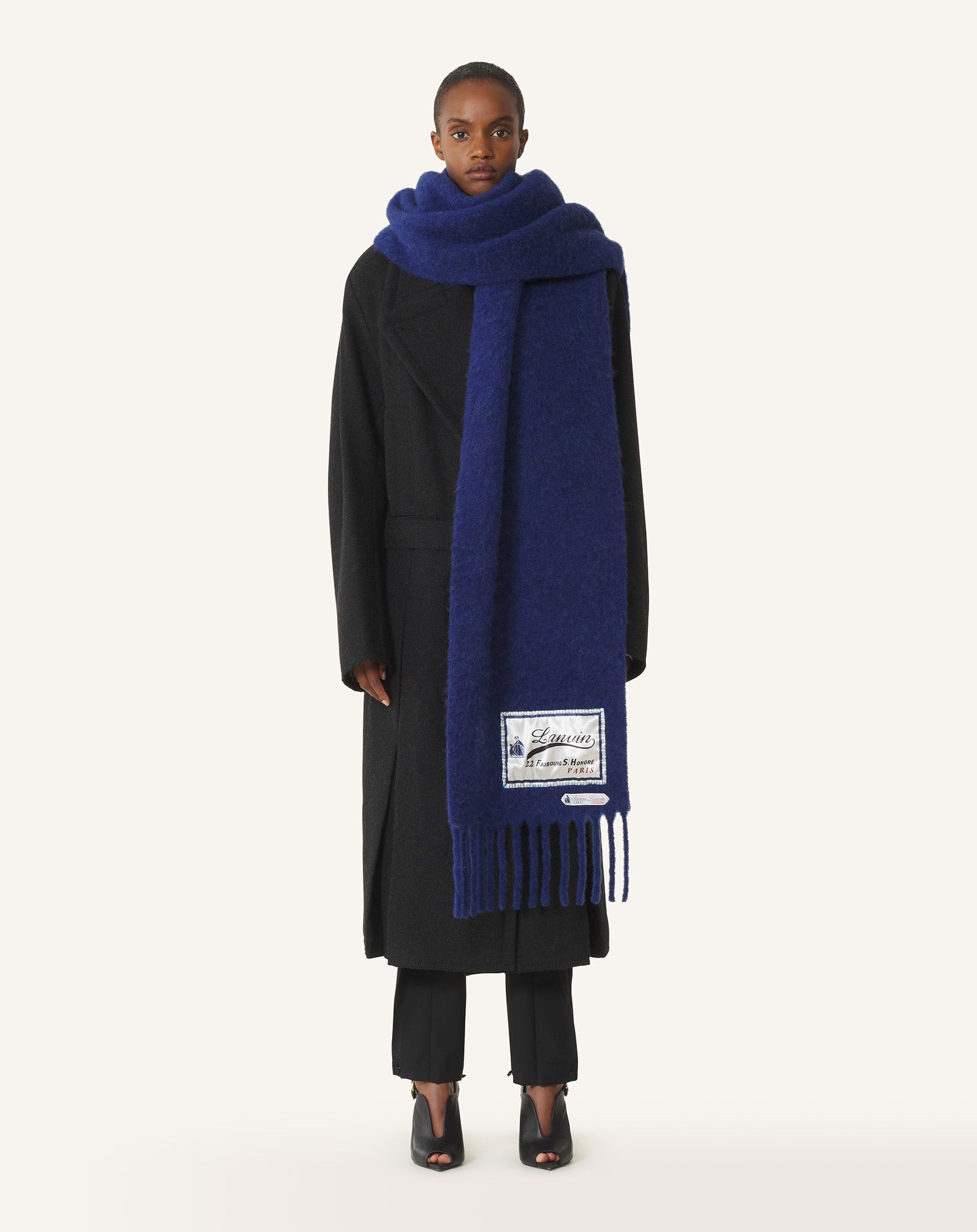 FRINGED WOOL SCARF WITH 22 FAUBOURG LABEL - Image 2