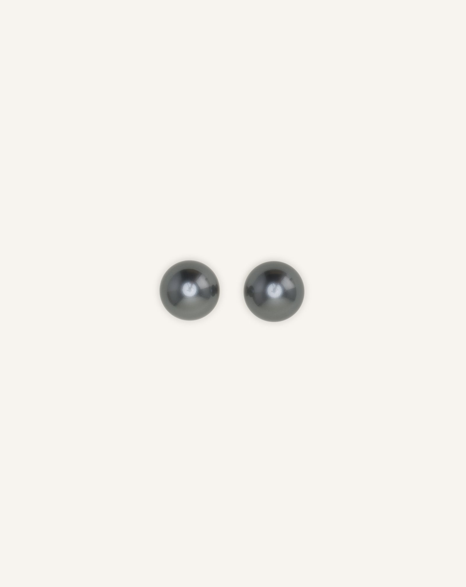 LES PERLES BY LANVIN EARSTUDS