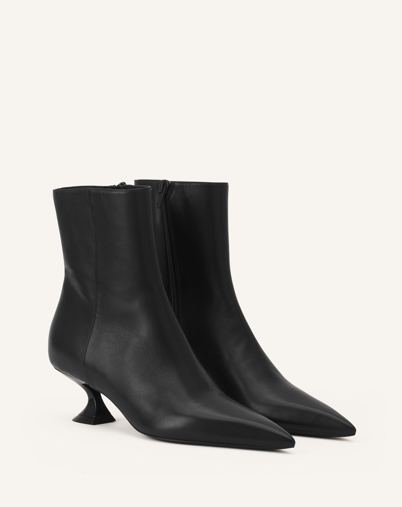 MIDNIGHT STEP ANKLE BOOT IN LEATHER - Image 2