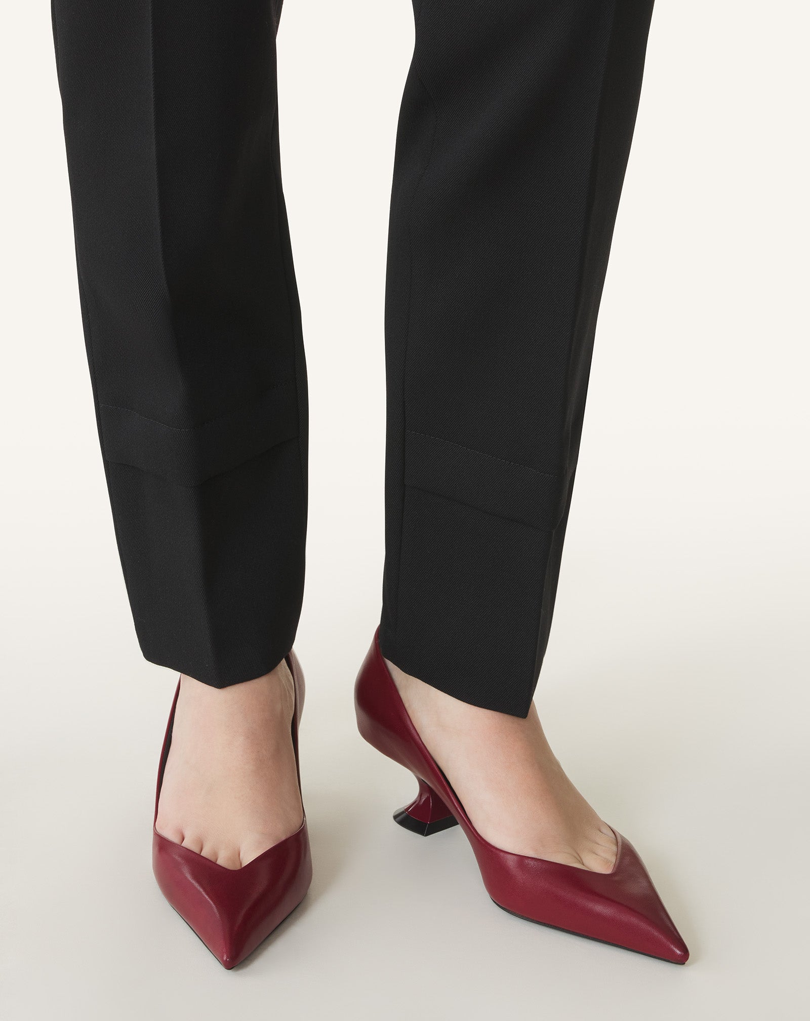 MIDNIGHT STEP PUMP IN LEATHER - Image 7