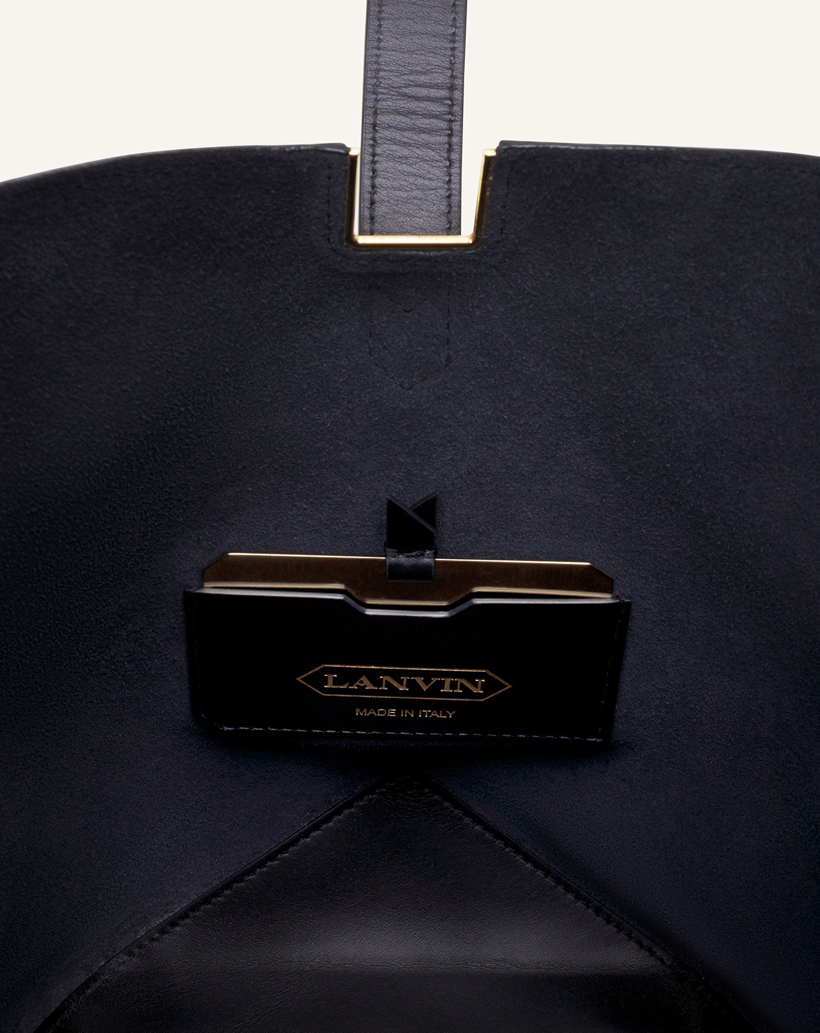 CATCH BY LANVIN BUCKET BAG IN GRAINED LEATHER - Image 10