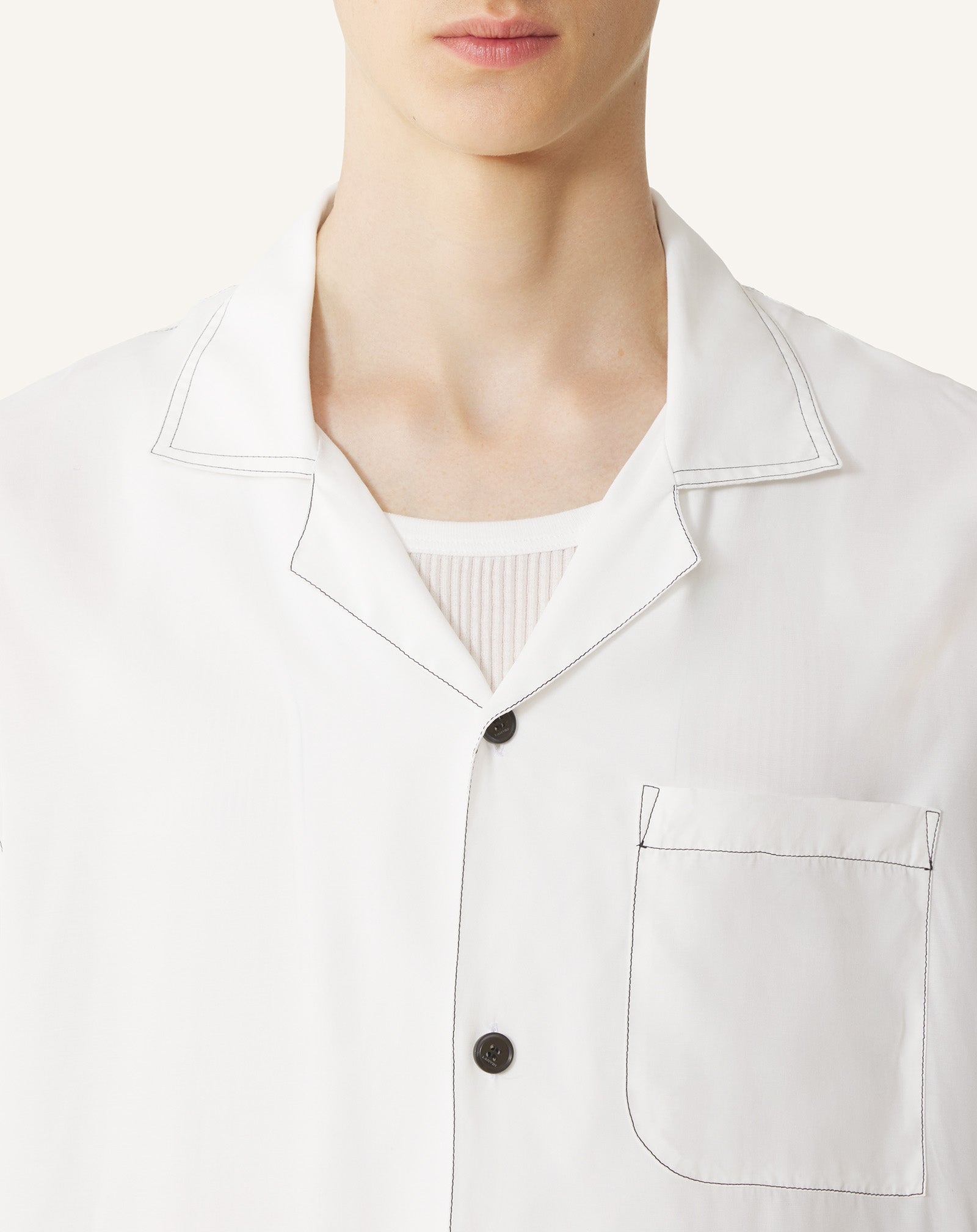 SHIRT WITH MOTHER AND CHILD PRINT ON THE BACK - Image 5