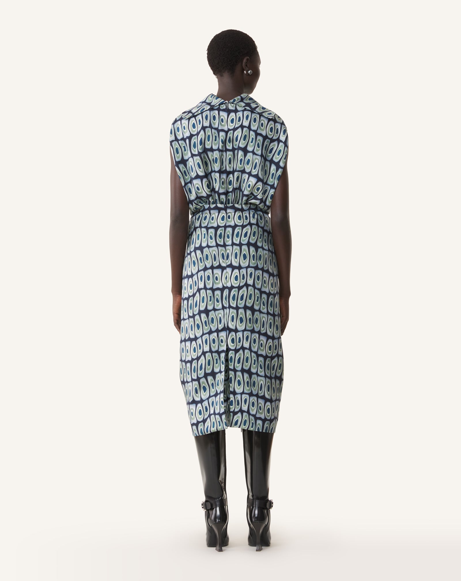 PRINTED CAPE DRESS IN SILK - Image 4
