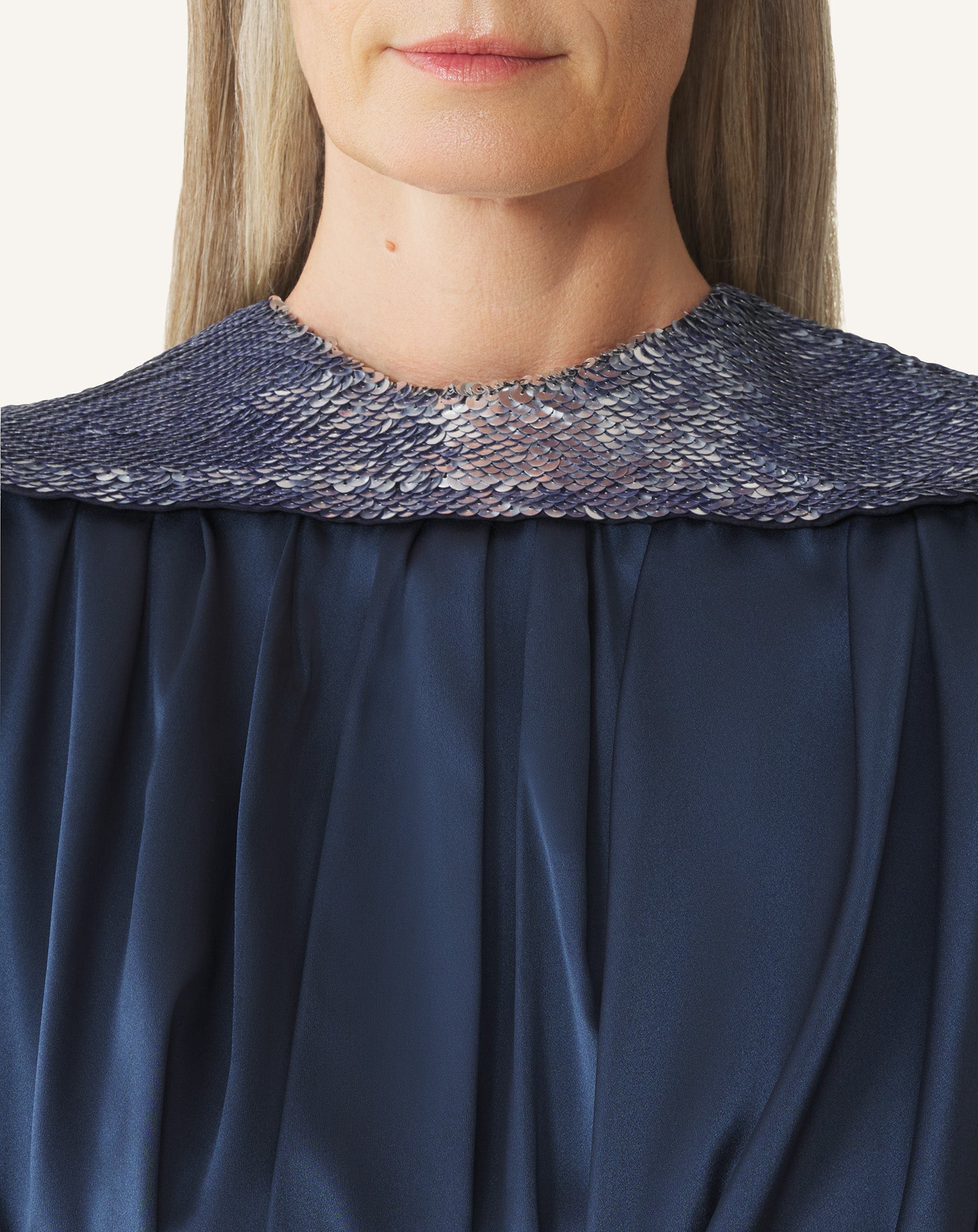 EMBROIDERED BACK DRESS IN SILK SATIN - Image 5