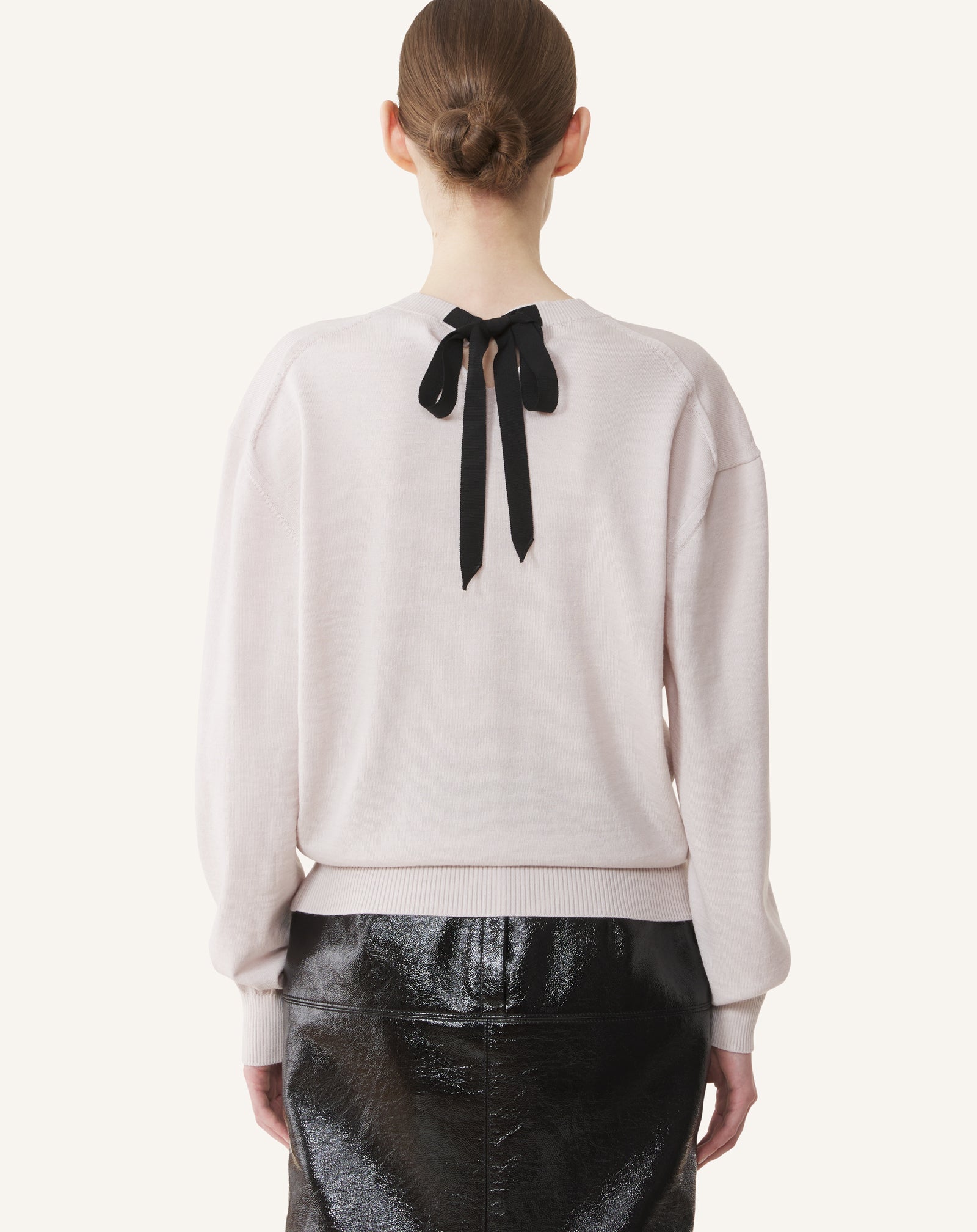 V-NECK MERINO SWEATER WITH GROSGRAIN DETAIL - Image 4