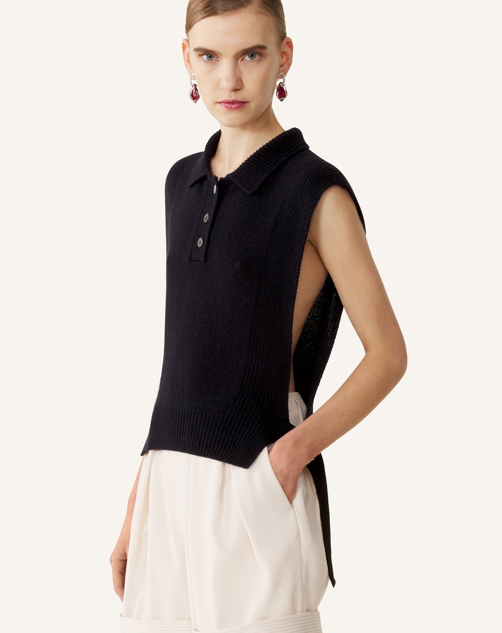 SLEEVELESS CASHMERE SWEATER - Image 3